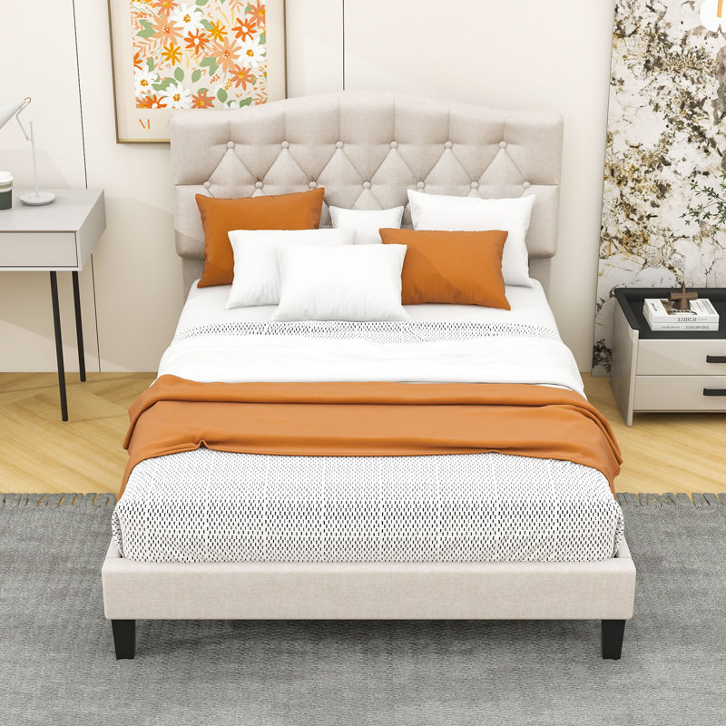 Lit plateforme tapissier avec tête de lit Fatmata, Double