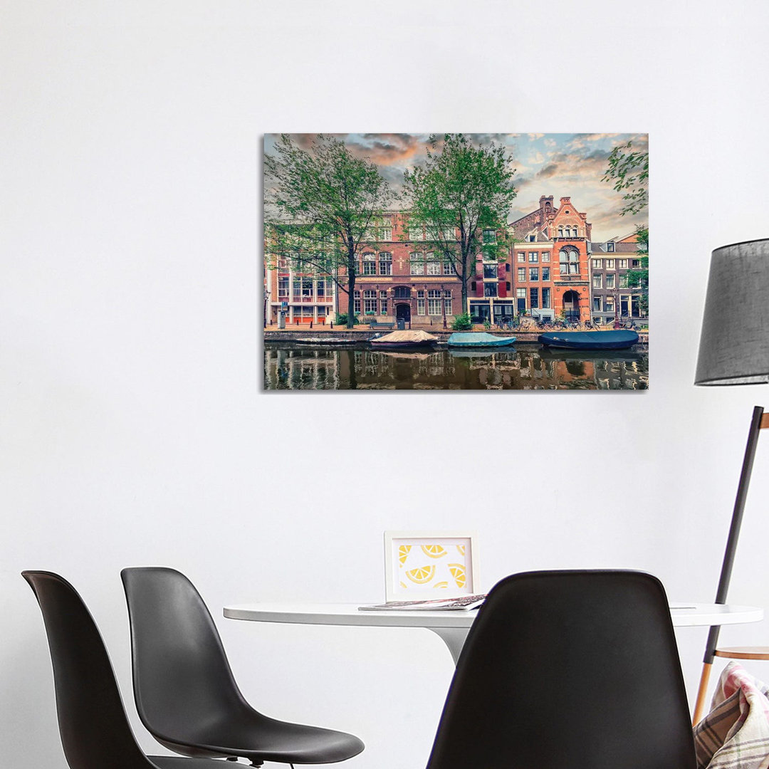 Amsterdam In The Evening von Manjik Pictures - Giclée auf Leinwand ohne Rahmen