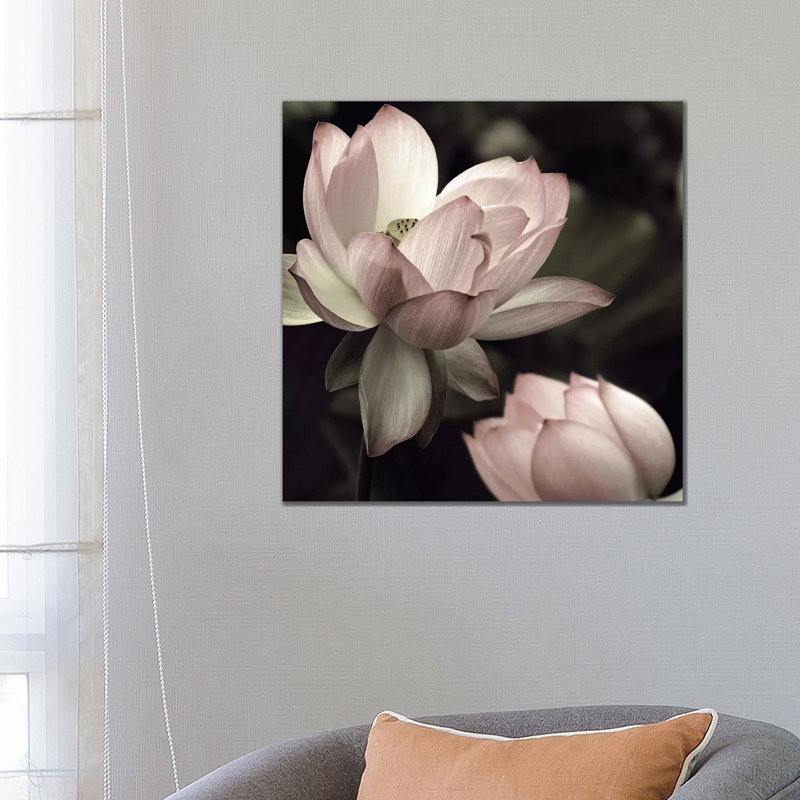 «The Lotus II» par Andy Neuwinth - reproduction, H 26 po x l 26 po x P 1,5 po, Toile tendue