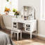Meuble-lavabo de 44,4 po avec grand miroir réglable de 28,4 po, 5 tiroirs de rangement, 2 compartiments d'armoire, design contemporain blanc, différentes armoires pivotantes pour station de maquillage, finition, espace