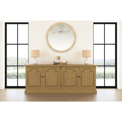 Buffet rustique en pin miel à quatre portes pour salle à manger, 229 cm de large, 90 cm de hauteur, intérieur spacieux avec tiroirs pratiques couleur miel, idéal pour les repas décontractés, 48 cm de profondeur, plateau avec deux glissières métalliques emboîtables