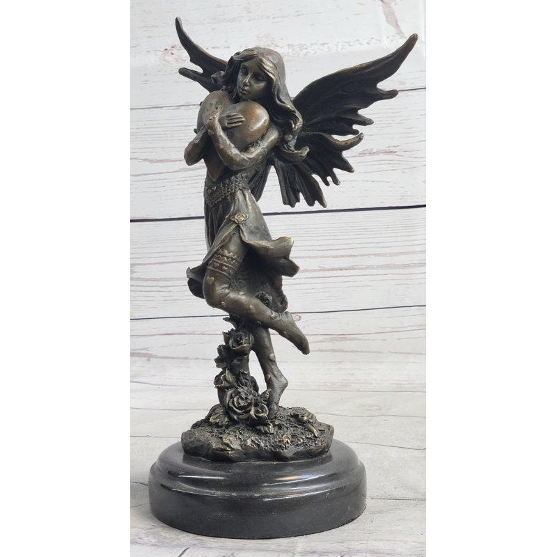 Kadijatu Figurines & Sculptures