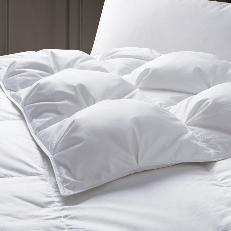 Twin White Goose Down Comforter with Cotton Cover