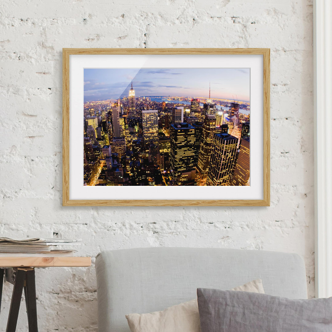 Gerahmtes Papierbild New York Skyline bei Nacht