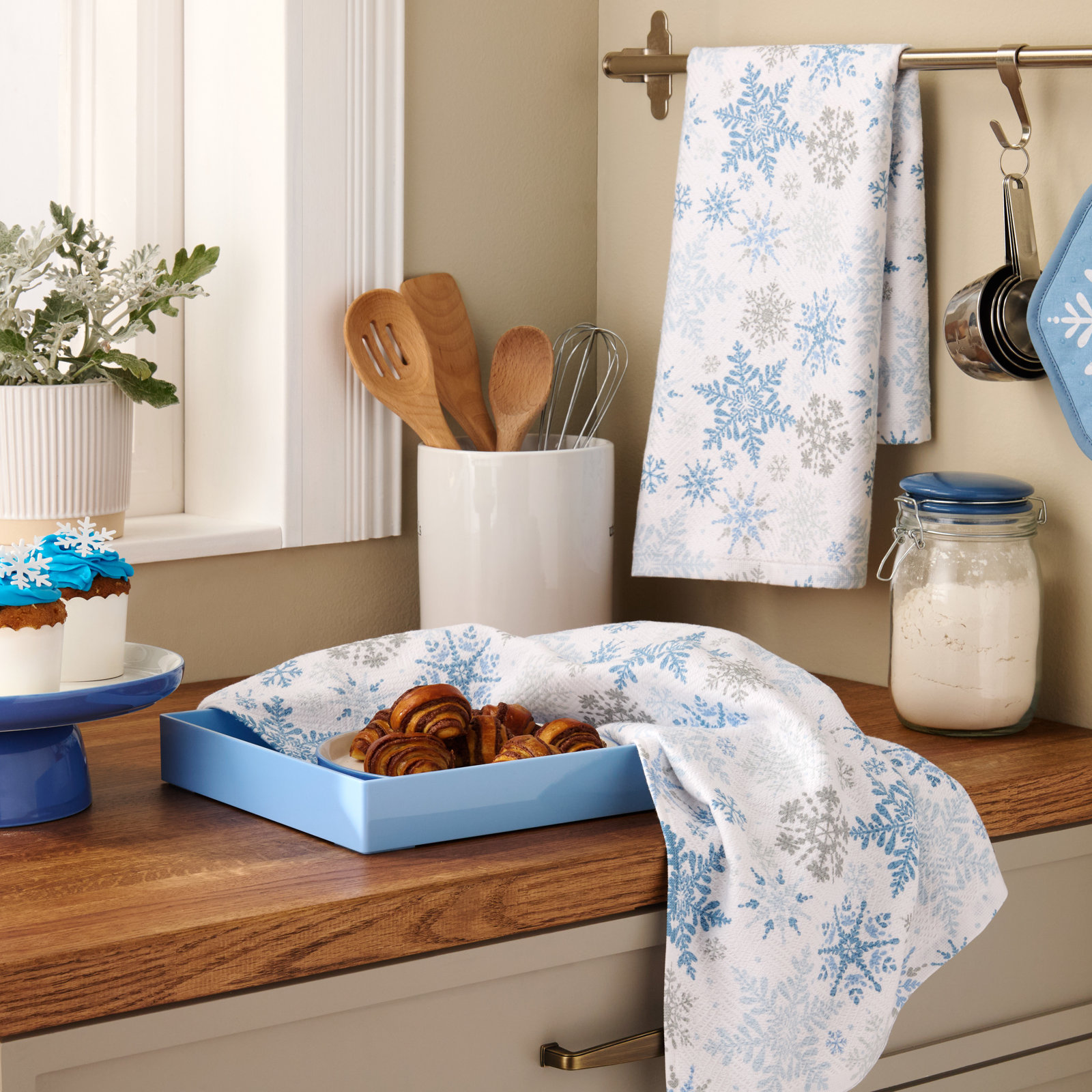 Snowflakes Kitchen Towel Set 2-Pack 16"x28"