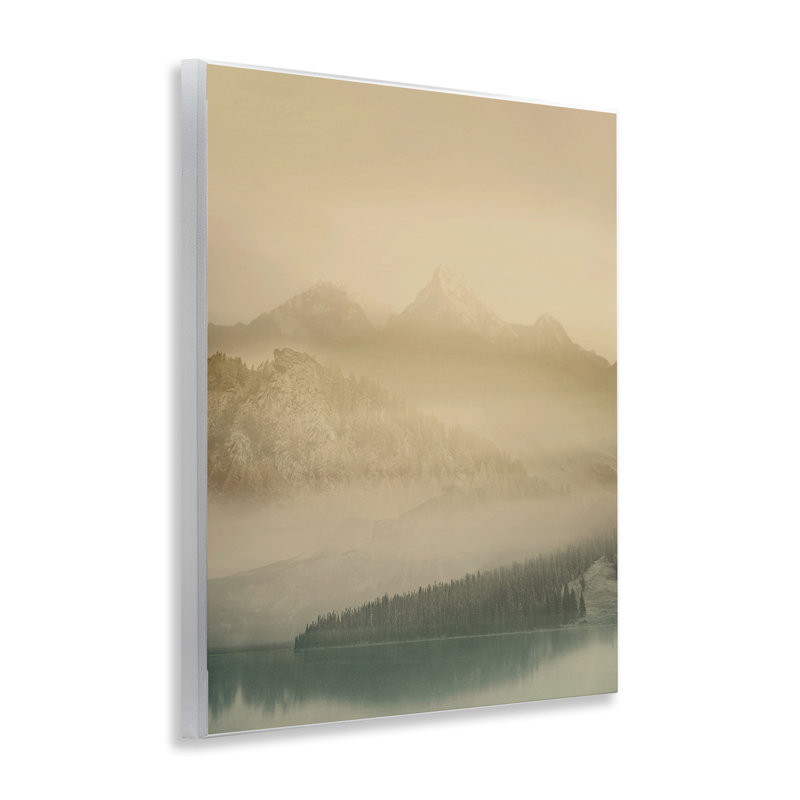 Plaque murale Misty Mountain Awakening, design par Gemma Bardot