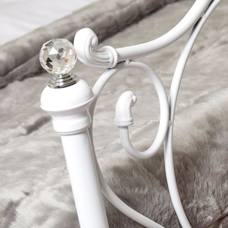 Larissa Metal Bed, White, Small (4')