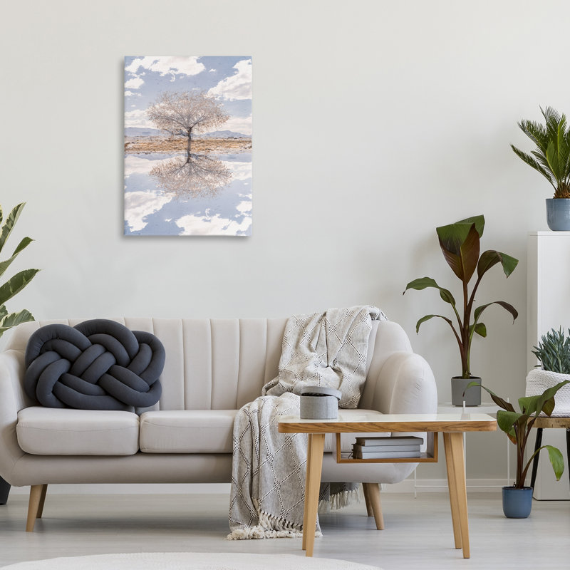 Toile de réflexion Lone Tree & Clouds, design par Robin Vandenabeele, H 24 po x l 16 po