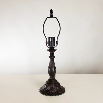 Lampe sur pied en métal Scoggin