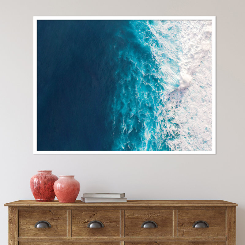 «Seascape of Splashing Waves» par The Creative Bunch Studio - impression encadrée, Blanc, H 31 po x l 41 po x P 1 po