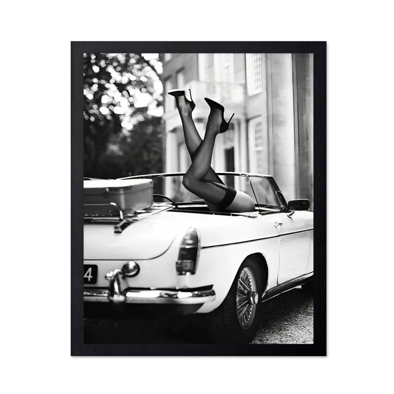 High Heels In Classic Car, H 18 po x l 24 po, Affiche, Sans cadre