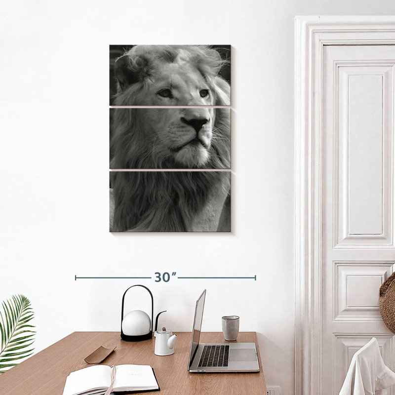 Lion monochromatique Brampt, H 32 po x l 20 po