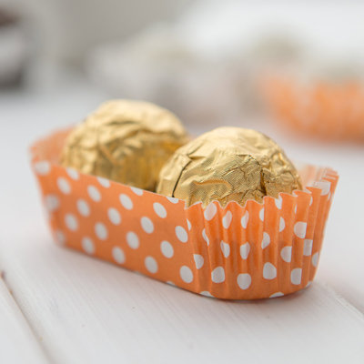 Restaurantware Panificio Polka-Dotted Paper Baking Cup