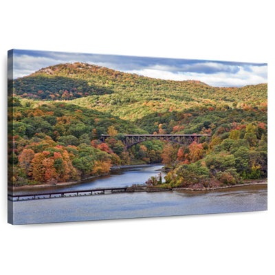 Alvord traversant la rivière Hudson Valley