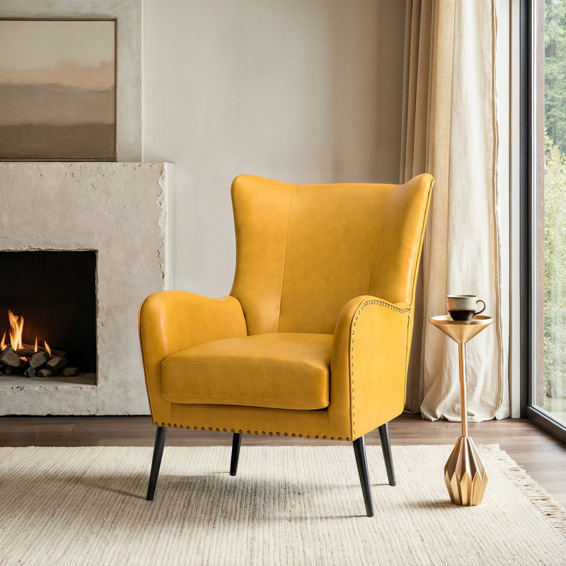 Fauteuil à oreilles en similicuir avec garniture cloutée 30 po Ebbert, Similicuir jaune