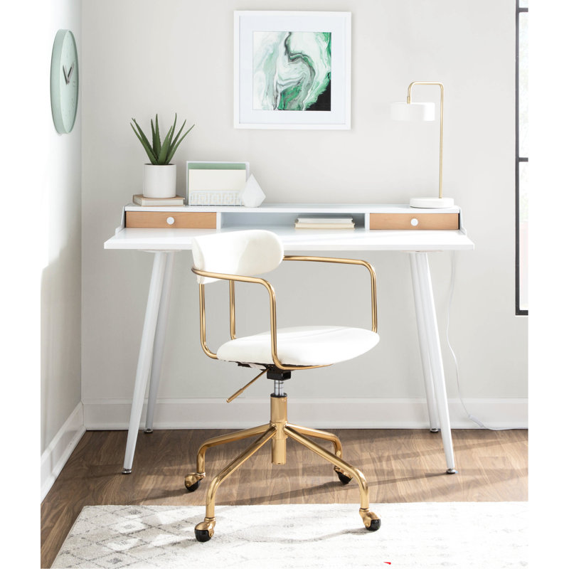 Bureau en acier blanc et bois naturel au design contemporain, avec des détails raffinés, des tiroirs coulissants et des pieds. Dimensions : largeur 118,4 cm, profondeur 60,8 cm, hauteur 82,3 cm, poids 26,4 kg. Usage intérieur. Assemblage requis.