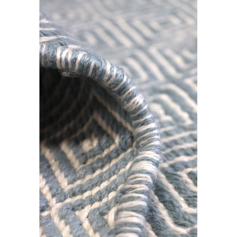 Dazzler Geometric Area Rug in Blue, Rectangle 2'5" x 3'2"
