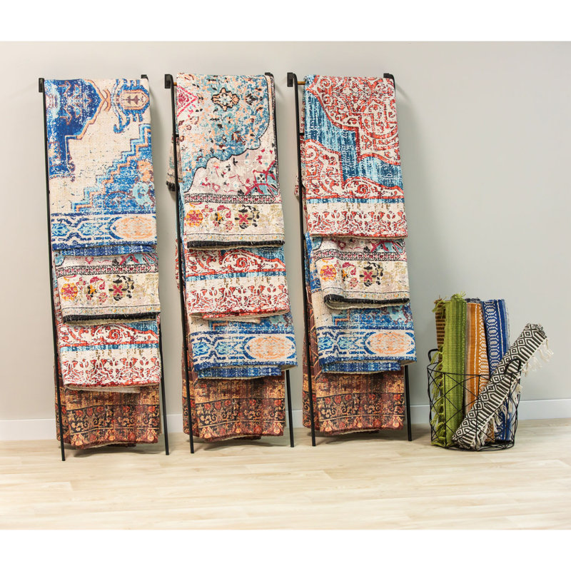 5.5 ft Blanket Ladder