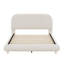 Lit plateforme tapissier, tissu molletonné en forme de peluche