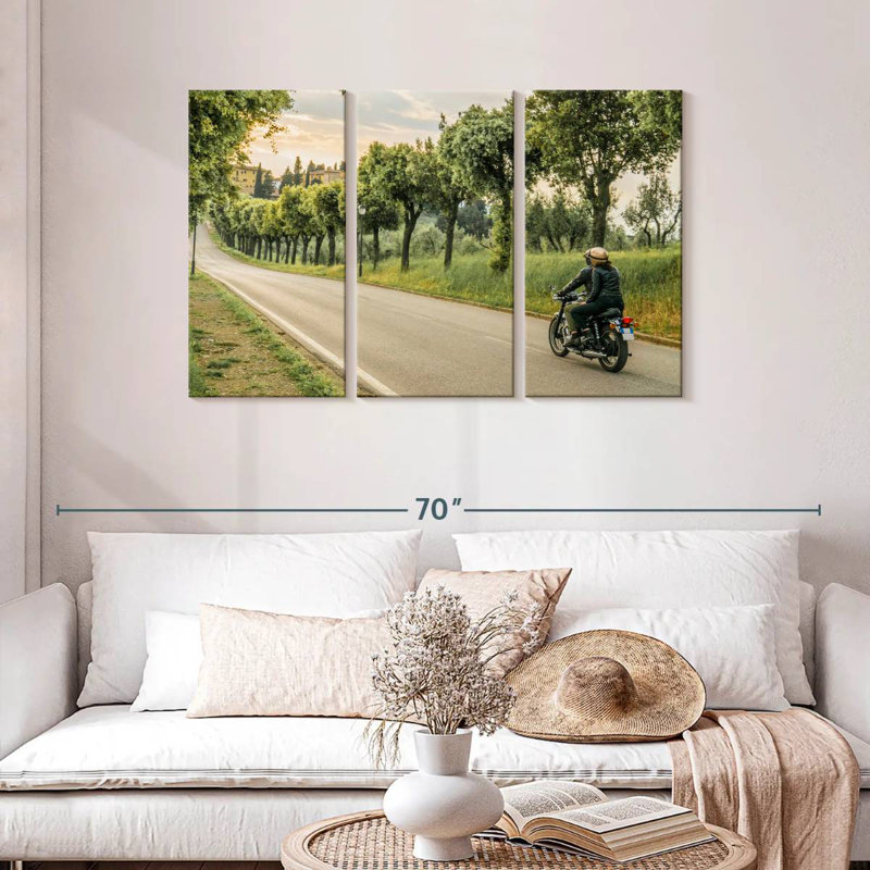Couple faisant du vélo, H 20 po x l 33 po