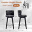 Ensemble de 3 tabourets de bar pivotants 27,5 po, siège en similicuir noir avec dossier capitonné, pieds en bois massif, chaises de bar à hauteur de comptoir pour îlot de cuisine, salle à manger, café (ensemble de 3)-577465202