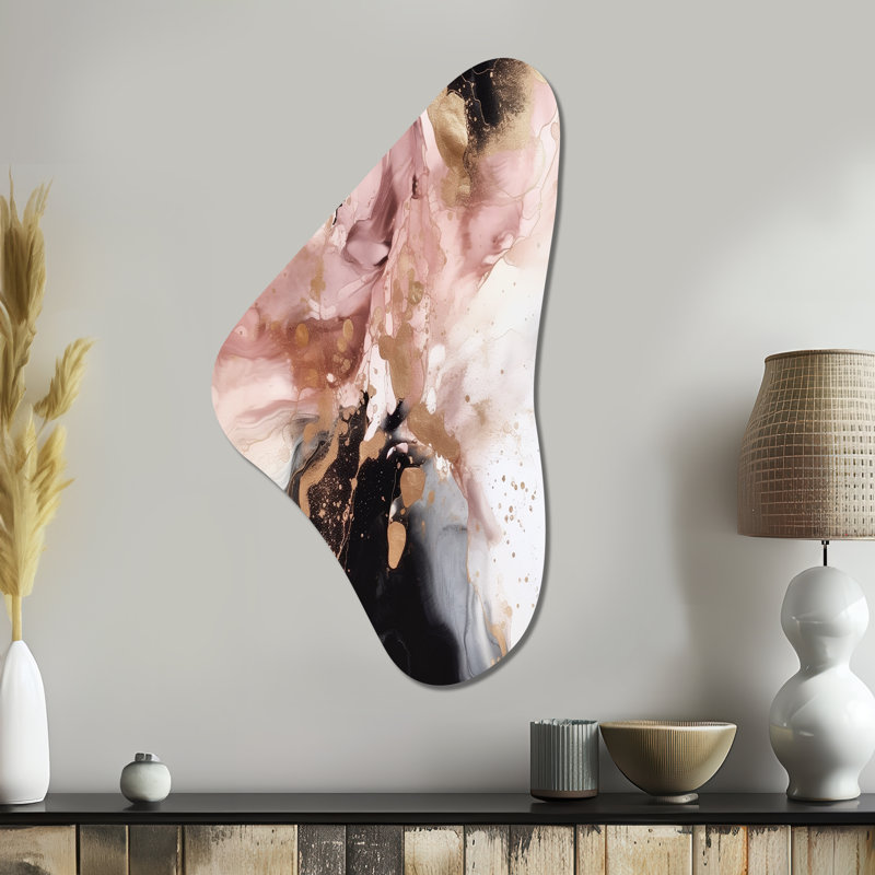 Rose doré, texture de marbre I - art mural asymétrique en métal Boomerang, H 39 po x l 21 po x P 1 po
