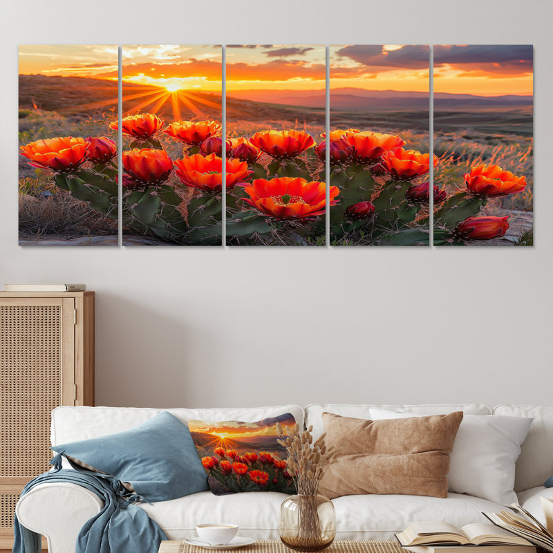 Cactus en fleurs au coucher du soleil II - décoration murale cactus floral - art mural traditionnel, H 32 po x l 80 po, 5