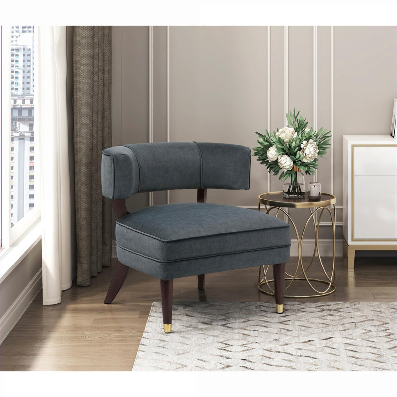 Fauteuil demi-tonneau de luxe en velours gris neutre avec cadre en bois massif pour le salon