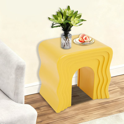 Table de chevet courbée moderne et minimaliste Ginger