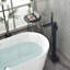 Robinet de baignoire autoportant à poignée simple 34,72 po Modern avec douche à main-129414760