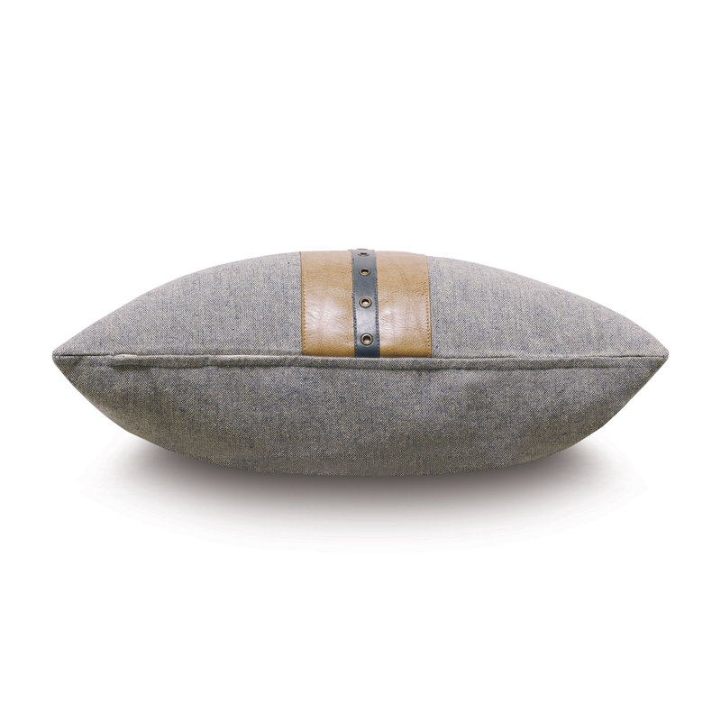 Housse et insert de coussin carré en pierre Arthur Brigid, Inférieur
