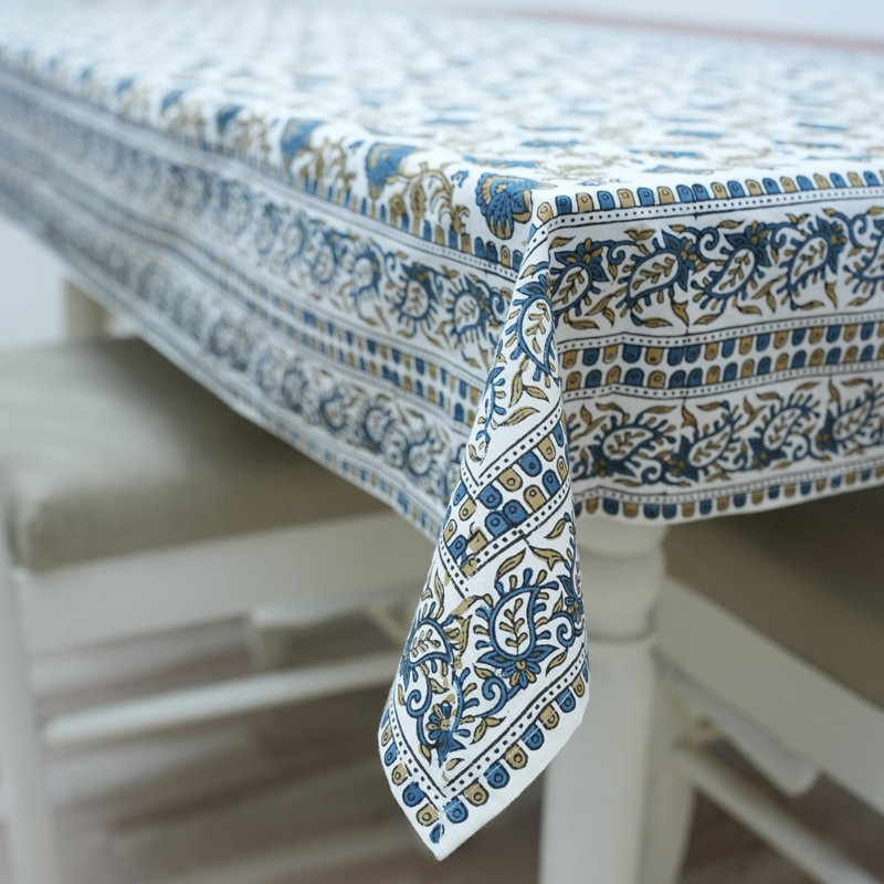 Housse de table Blue Blossom - Élégance sans effort pour chaque décor, Madhubala, gris, L 72 po x L 160 po