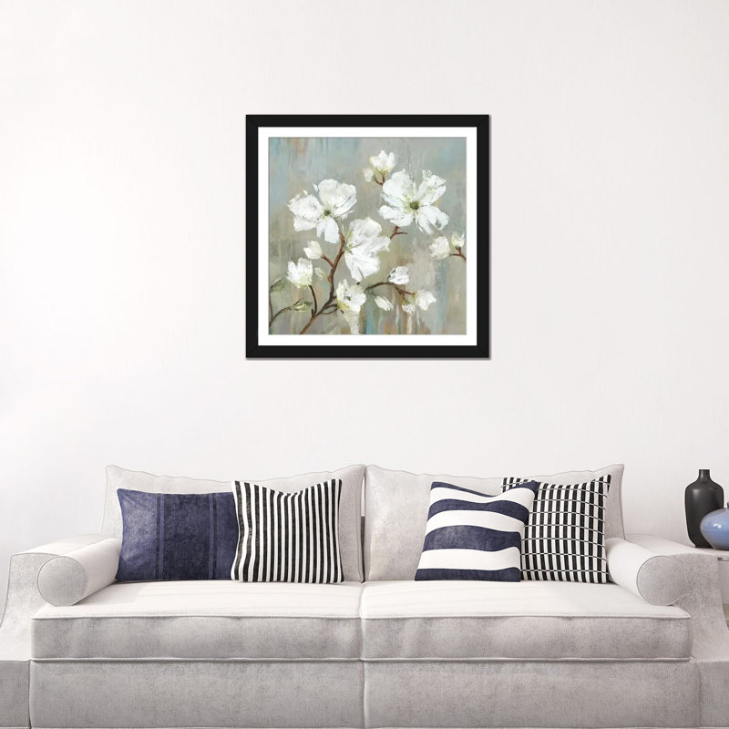 «Sweetbay Magnolia I», reproduction sur toile, H 24 po x l 24 po x P 1 po, Papier beaux-arts encadré noir, Blanc