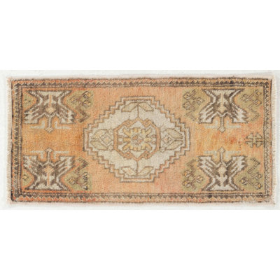 Petit tapis noué à la main 19 po x 37 po. Paillasson rétro Housse de siège turque. Tapis d'entrée. Tapis de cuisine Tapis de bain