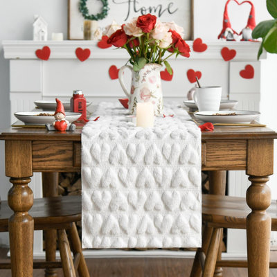 Soft Plush Faux Fur Jacquard Heart Valentine's Day Table Runner, Seasonal Kitchen Dining Table Decoration For Home Party Decor
