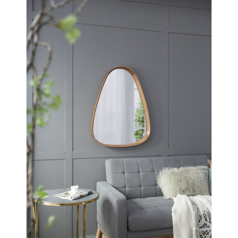 Miroir 30 po x 38 po Irrgeular avec cadre en bois