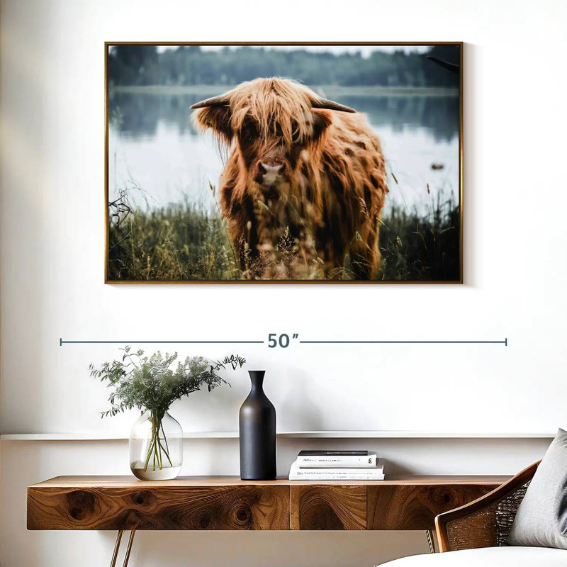 Vache Lakeside Highland, Cadre flottant doré, 40 po x 27 po