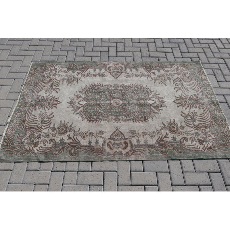 Charmant tapis turc vert rétro idéal pour la décoration intérieure et polyvalent dans les chambres et les espaces intérieurs ou extérieurs