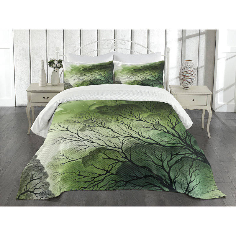 Queen Size White and Green Quilted Bedspread Set