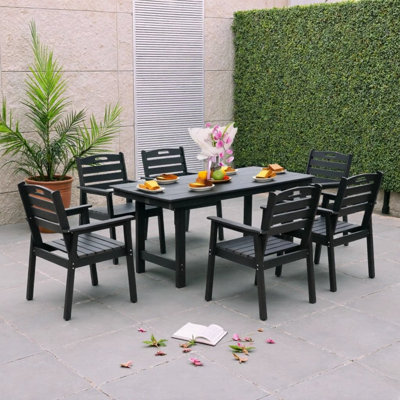 7-Piece HDPE Dining Set — Six Seats, Zero Maintenance & Umbrella-Ready for Your Crowded Retreat