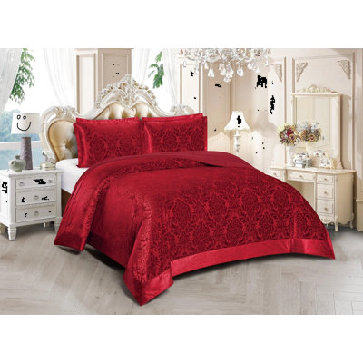 Microfiber / Polyester Bedspread with Pillow Shams
