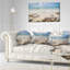 Coussin lombaire de plage tropicale rocks on typical-123401480