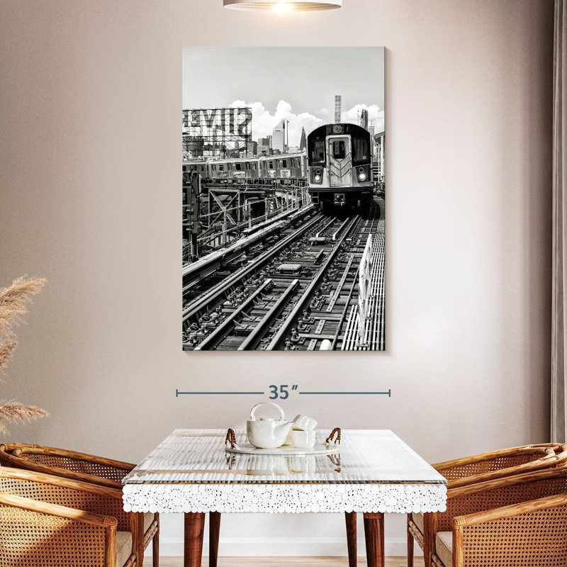 Mehar Line 7 Queens, 51" H x 34" W