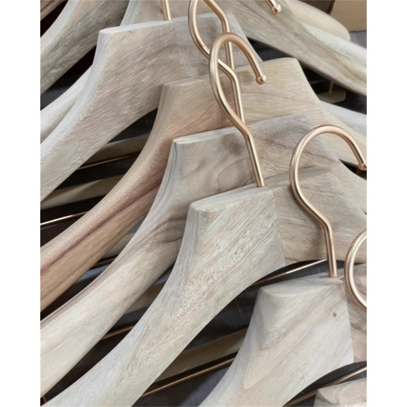 Cintre en bois de camphre naturel Aromacraft, 10