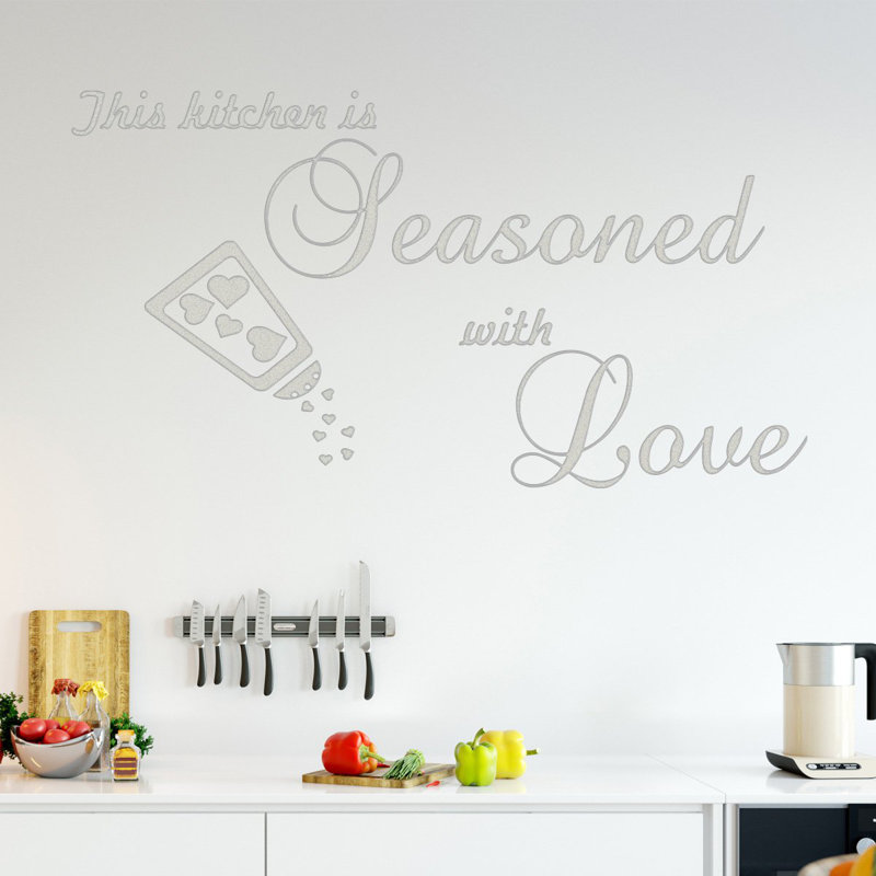 Adhésif décoratif "cette cuisine est assaisonnee avec autocollant" love ", H 12,5 po x l 22 po, Argent