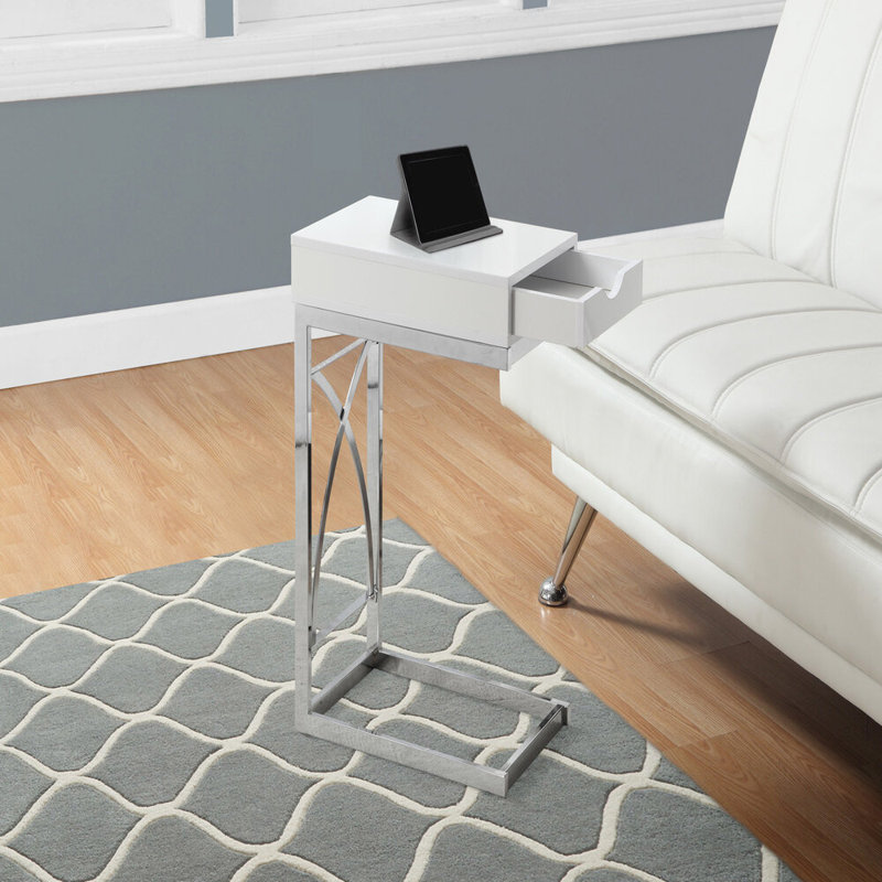 Table d'appoint moderne en forme de C avec tiroir, blanc brillant et base en métal chromé, petite table de bout pour le salon