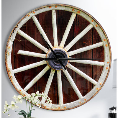 Horloge murale Swigart Farmhouse Designart