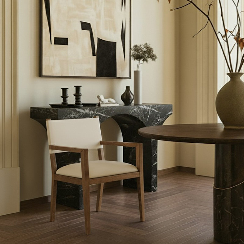 Chaise de salle à manger en cuir Vina, Noyer teinté, Crème végétalien en cuir