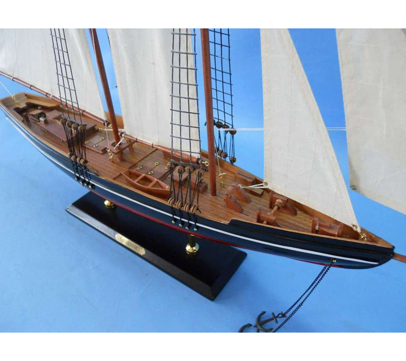 2 modèles de bateau Elim