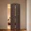18 Series 76 po x 78 po Porte pliante en panneau de fibres à densité moyenne à 2 panneaux de 3/4 couleur noyer avec quincaillerie 3/4 po-131244035